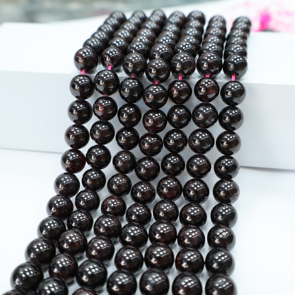 Natural Garnet Round Beads